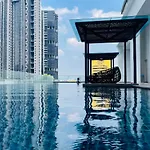 Reizz Residence By Sky Suites